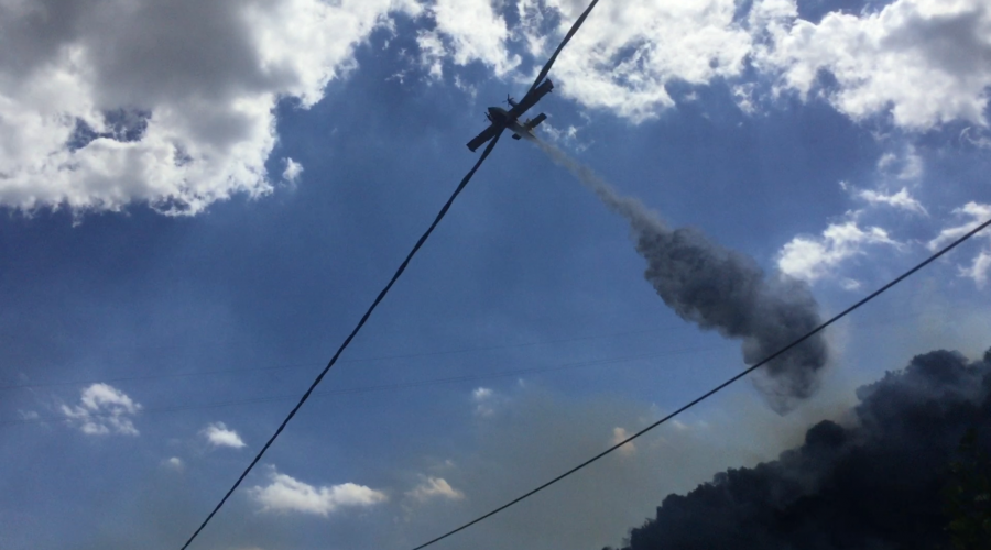 Giarre, vasto incendio in collina a Macchia. Un secondo incendio a Marina di Cottone VIDEO