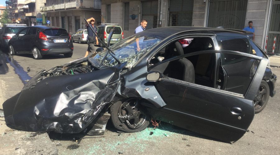 Giarre, grave incidente in via Cairoli: interviene elisoccorso  VIDEO