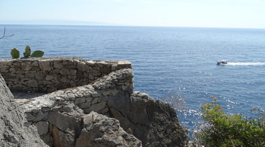 Dopo mezzo secolo di oblio si spezza l’incantesimo: riapertura ufficiale delle Rocce di Taormina