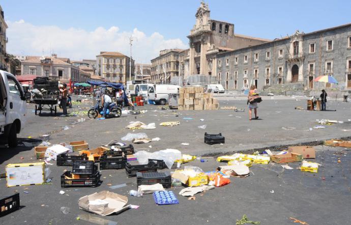 Catania, accoltellamento alla ‘fiera del lune’: un ferito