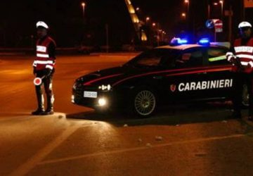 Canicattini Bagni, quattro catanesi forzano posto di controllo dei Cc: arrestati