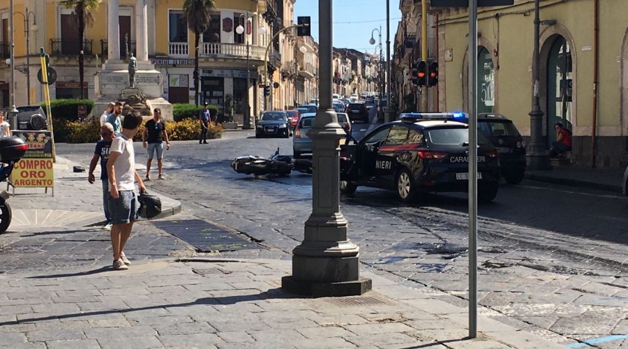 Giarre, circolazione a rischio per macchia di olio sul basalto