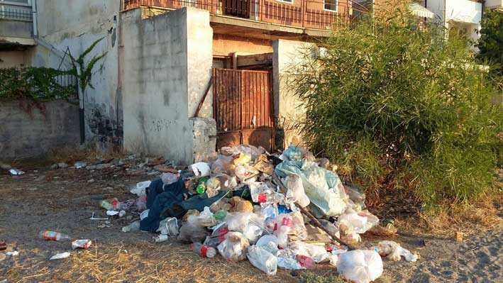 Fondachello: ripulito dai rifiuti immobile occupato abusivamente