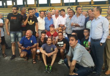 Il Ct della Nazionale Giampiero Ventura stasera riceve le chiavi della citt&agrave; di Giarre VD