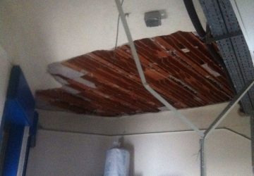 Ospedale Giarre, crolla il tetto in un locale del blocco operatorio. La Cgil: a repentaglio la sicurezza del personale