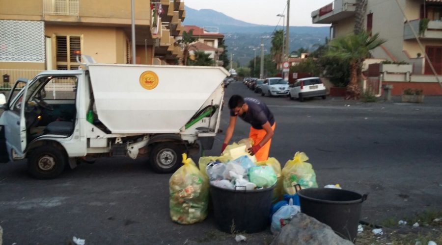 Mascali, bonifica post Ferragosto: barbari seriali, altro che vacanzieri