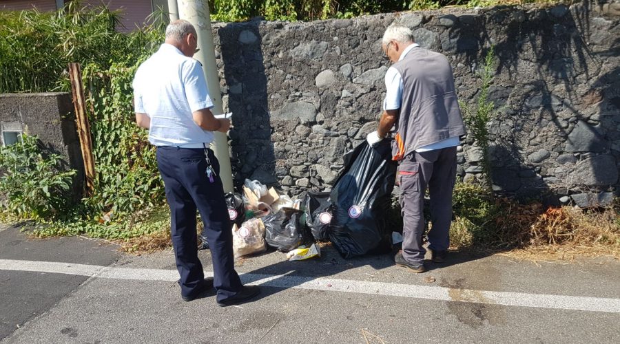 Riposto, pioggia di sanzioni contro gli sporcaccioni