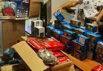 Pedara, sequestrati in un negozio 300.000 prodotti elettrici illegali