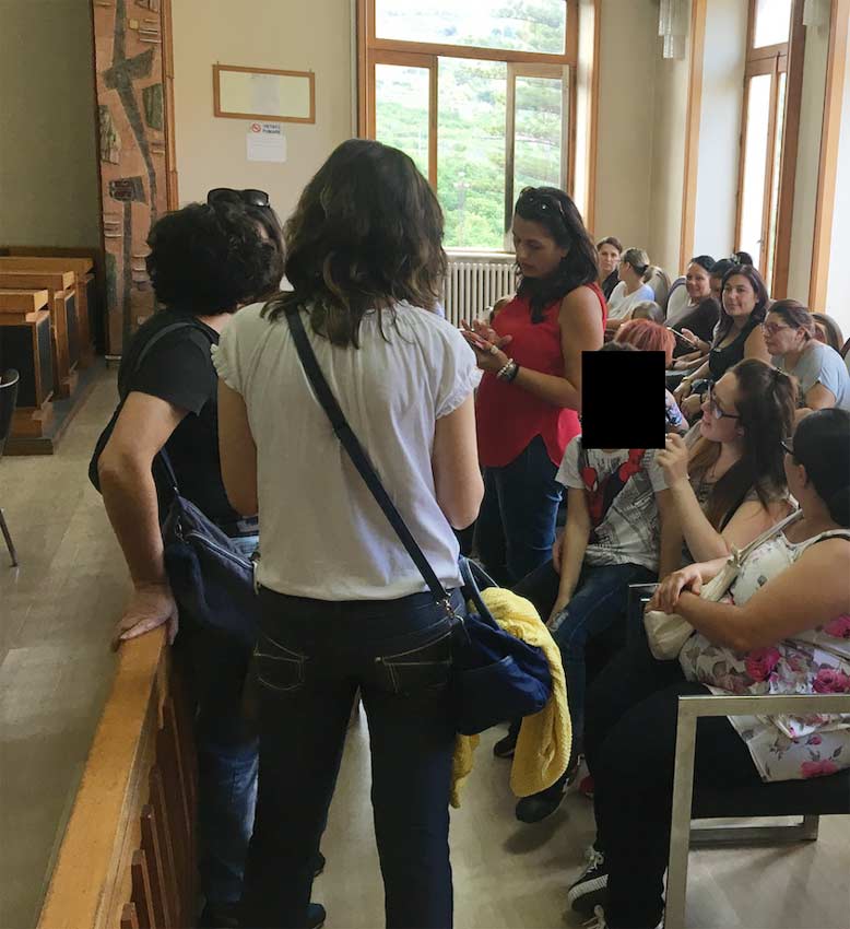 Giarre, sicurezza scuola di Trepunti: assessore fugge e rinuncia al confronto con i genitori. Poi il ricevimento blindato di una piccola delegazione VIDEO