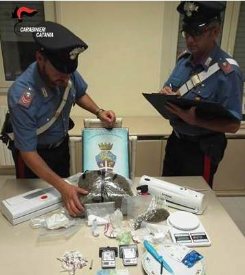 Calatabiano, beccati con due kg di droga: quattro arresti
