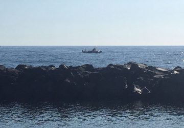 Barca cola a picco. Disperso pescatore di Riposto VIDEO-FOTO