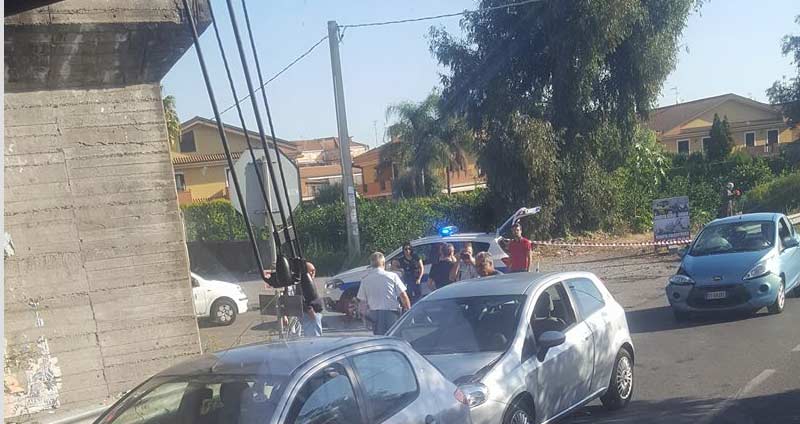 Mascali, tamponamento a catena sulla Statale: 4 feriti