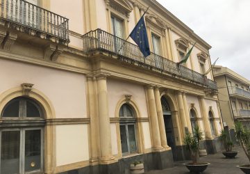 Assistenza domiciliare anziani, stasera bollente seduta di Consiglio a Giarre