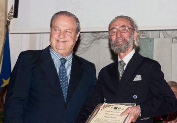 Il premio Asas al poeta acese Biagio Fichera