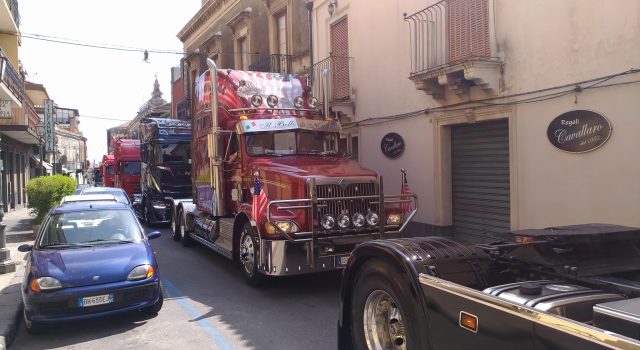 Successo per “Truck Driver – Dietro al camion c’è di più”: il 3° raduno camion nella terra delle Aci
