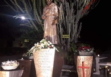 Mascali, risplende il simulacro di San Pio in piazza VI Novembre