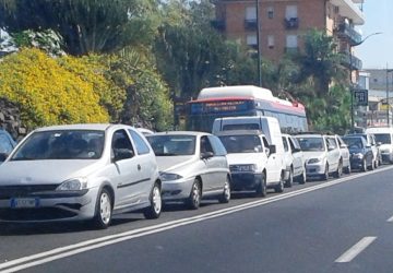 Catania, riaprono alcune scuole e la viabilit&agrave; va in tilt nella IV municipalit&agrave;