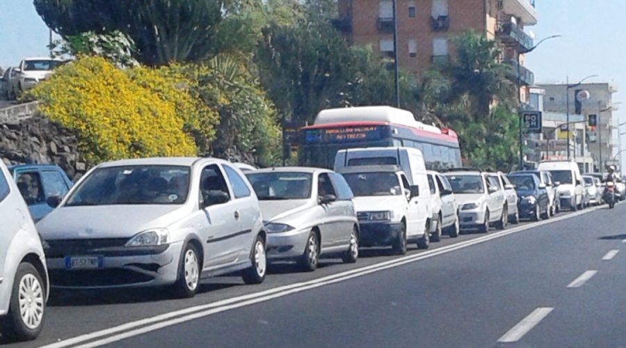 Catania, riaprono alcune scuole e la viabilità va in tilt nella IV municipalità