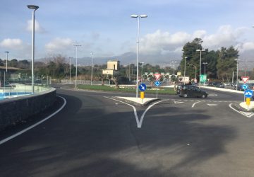 Trepunti stritolata dal traffico. La rotatoria rimane una incompiuta