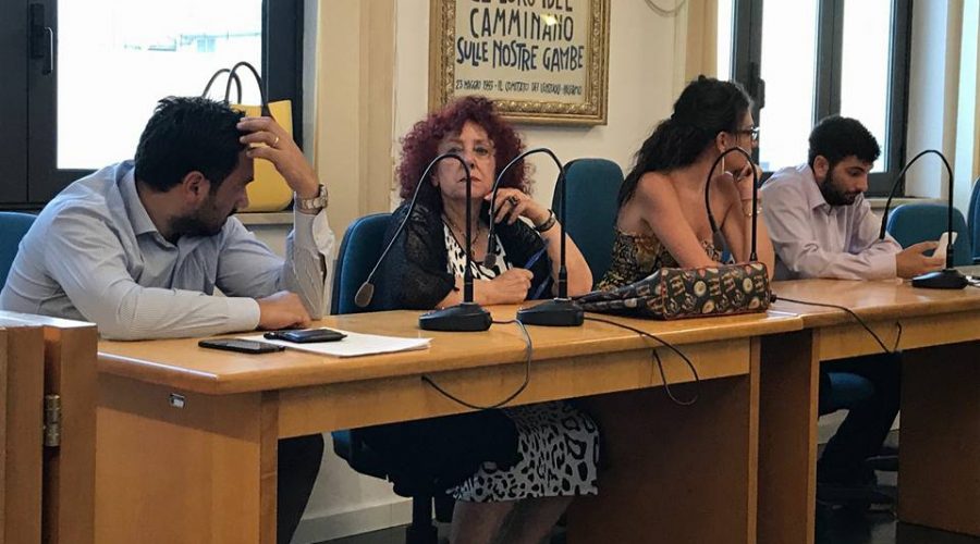 Fiumefreddo: nessuna iniziativa per Carnevale, l’opposizione chiede la revoca dell’assessore Azzia