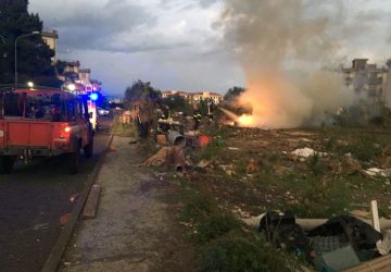Giarre, nuovo incendio in via Liguria, nel quartiere Jungo