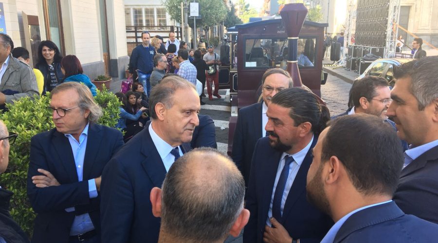 Barbagallo incontra la sua gente a Zafferana. Lorenzo Cesa, segretario Udc: “la nostra politica radicata sul territorio” VIDEO