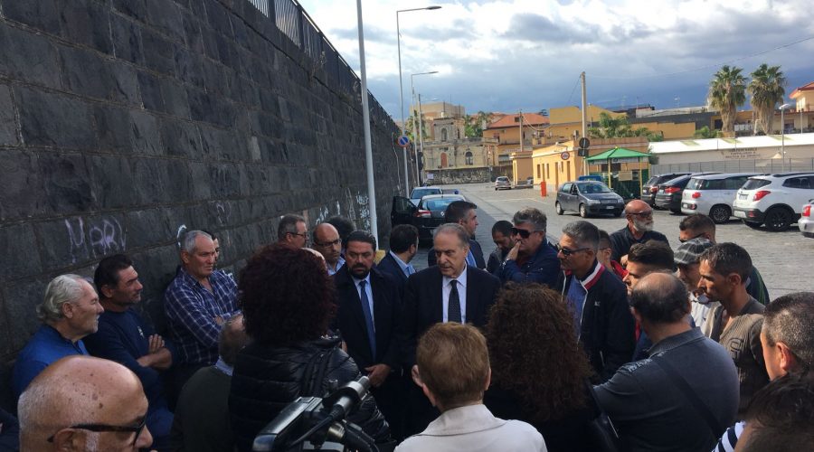 Riposto, crisi della pesca: confronto al porto con il segretario nazionale Udc, Cesa