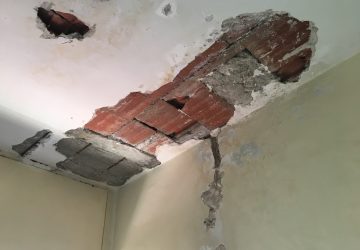 Giarre, allarme sicurezza in via Liguria: &ldquo;La mia casa &egrave; inabitabile, dal Comune solo promesse elettorali&rdquo;
