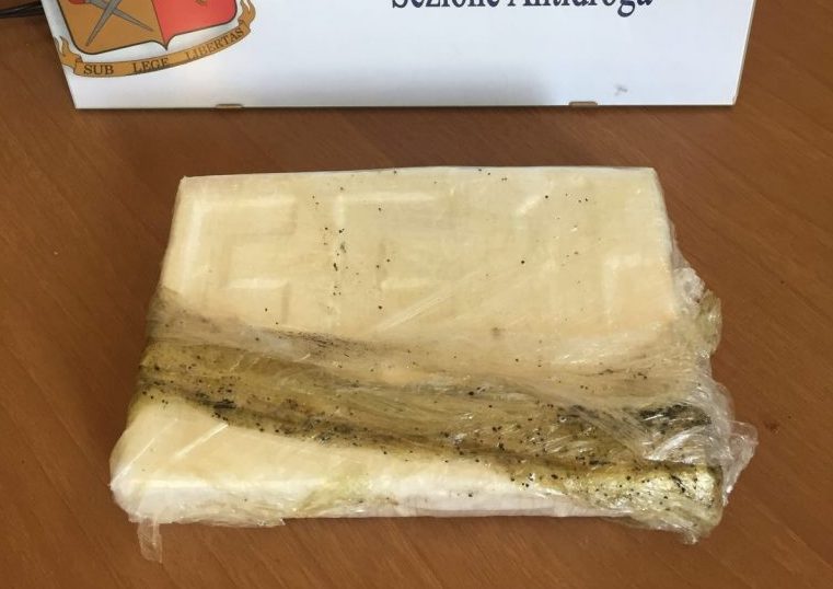 Corriere della droga in trappola al casello di San Gregorio: trasportava 1 kg di cocaina