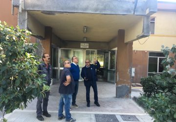 Riposto, al via la messa in sicurezza della Media Pirandello: ricognizione del sindaco Caragliano