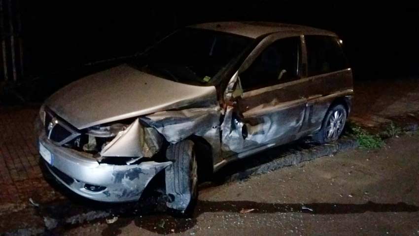 Mascali, rubano auto e nella fuga si schiantano contro centralina metano