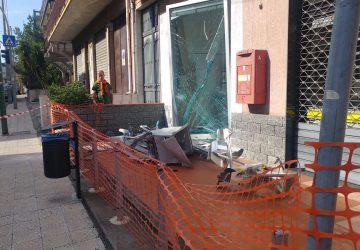 Nuovo bancomat scardinato nella notte. Nel mirino la Posta di Valverde
