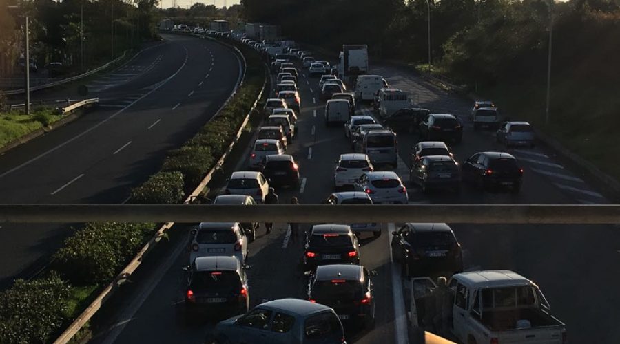 Diversi incidenti, traffico in tilt sulla A18 direzione Catania, Tangenziale e viale Mediterraneo