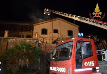 Castiglione di Sicilia, incendio al centro Il Picciolo Etna Golf Resort