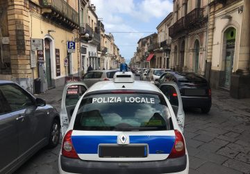 Giarre, sospeso il recupero delle indennità a carico della polizia locale