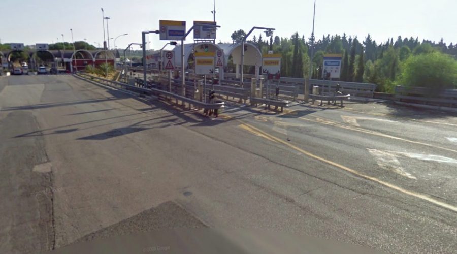 Prosegue la bitumazione al casello di Acireale: il calendario dei lavori in notturna