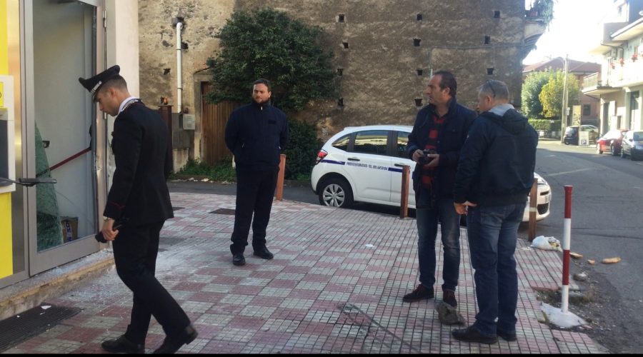 Fallito colpo al postamat di Altarello, usata una micro carica di esplosivo. Indagini a tutto campo  VIDEO