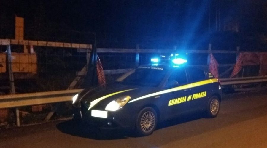 Paternò: arrestati due spacciatori beccati con 640 grammi di marijuana