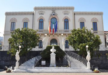 Zafferana Etnea, danneggiata auto della Polizia municipale. Ritorsione?