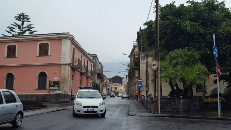 Quel senso unico di via San Martino a Carruba rischia di provocare attriti istituzionali