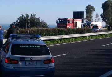 A18, incidente nei pressi di Taormina. Intervento dei vigili del fuoco