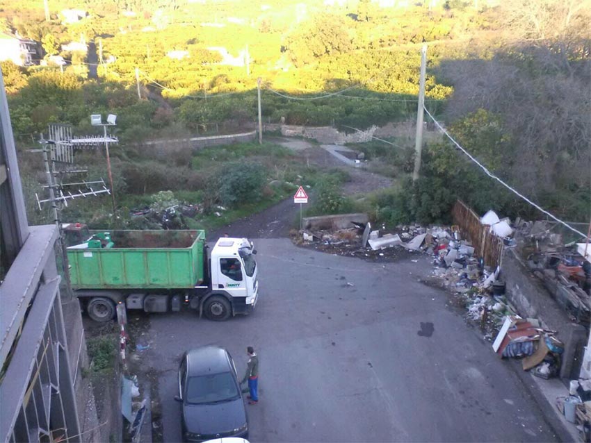 Giarre, area via Lisi: avviata la bonifica del greto del torrente