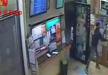 Catania: tenta di rapinare tabaccheria. Arrestato VIDEO
