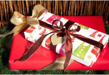 Regali di Natale: agli italiani piace farli online