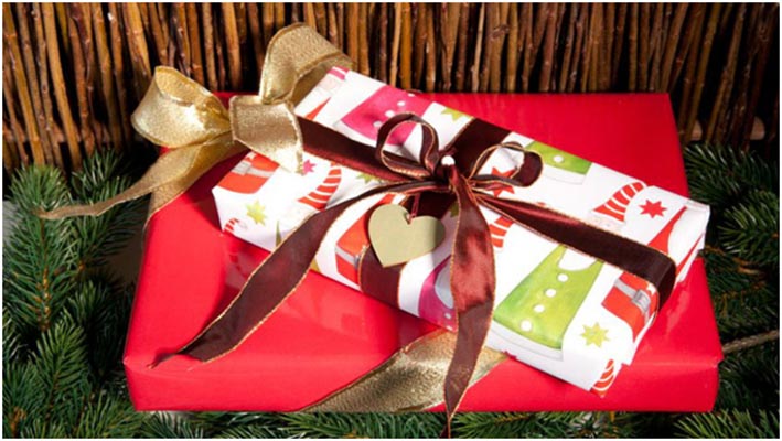 Regali di Natale: agli italiani piace farli online