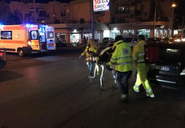 Giarre, 55enne romena falciata da auto: ferita alle gambe