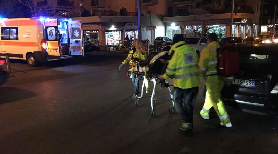 Giarre, 55enne romena falciata da auto: ferita alle gambe