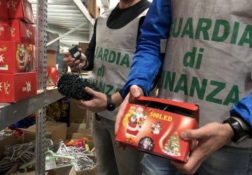 Misterbianco, finanzieri sequestrano oltre 1.500.000 articoli non conformi a due magazzini cinesi