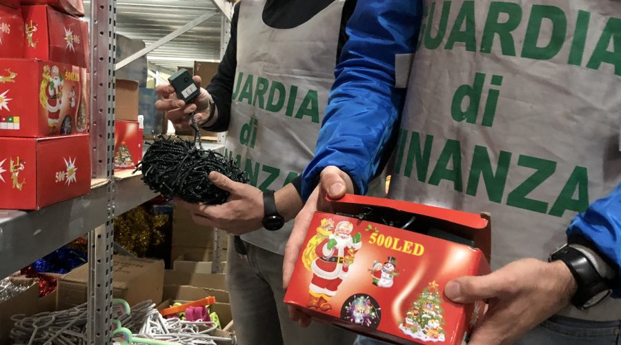 Misterbianco, finanzieri sequestrano oltre 1.500.000 articoli non conformi a due magazzini cinesi