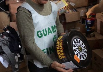 Misterbianco e San Giovanni la Punta, maxi sequestro di fuochi di artificio. Denunciati due imprenditori